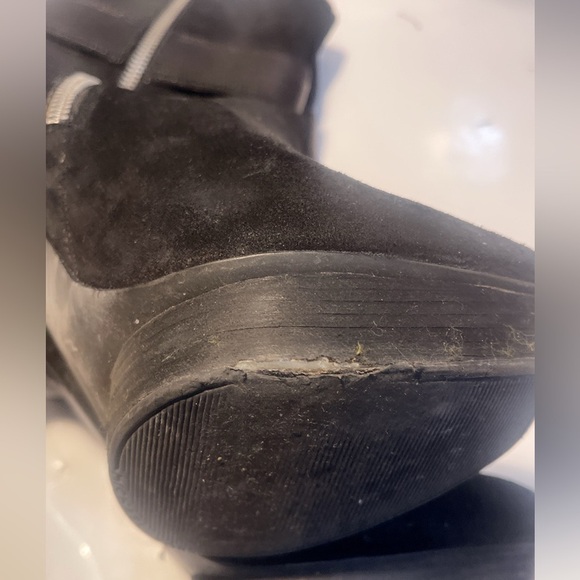 Michael Kors Trendy Silver grommets Black suede stacked Heeled Ankle Boots 38.5 - Picture 6 of 8